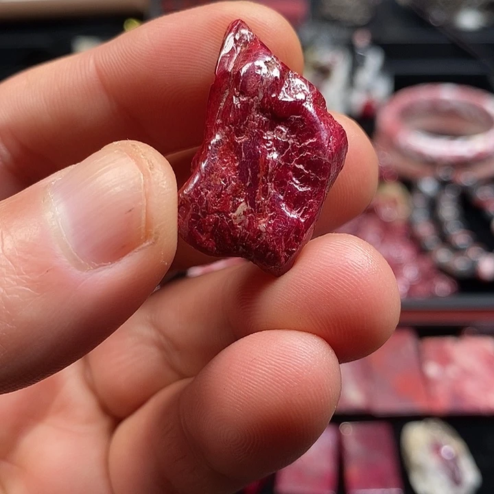 天然辰砂天然朱砂无根砂吊坠 30.3克