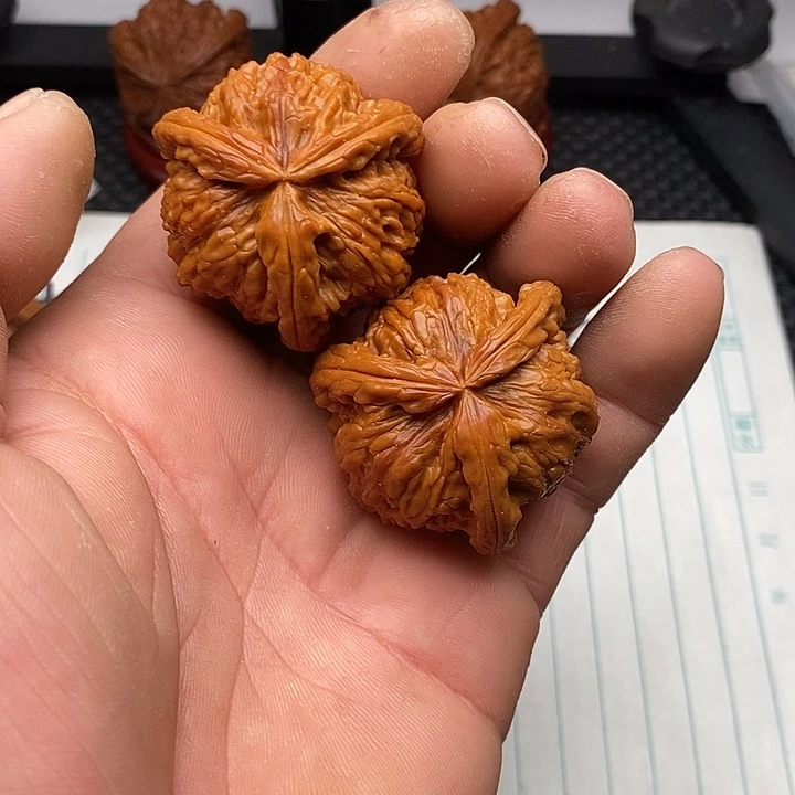 核桃把件拼接白狮子10