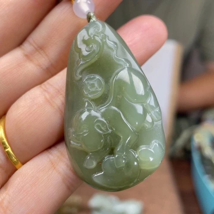 颈饰未镶嵌和田玉