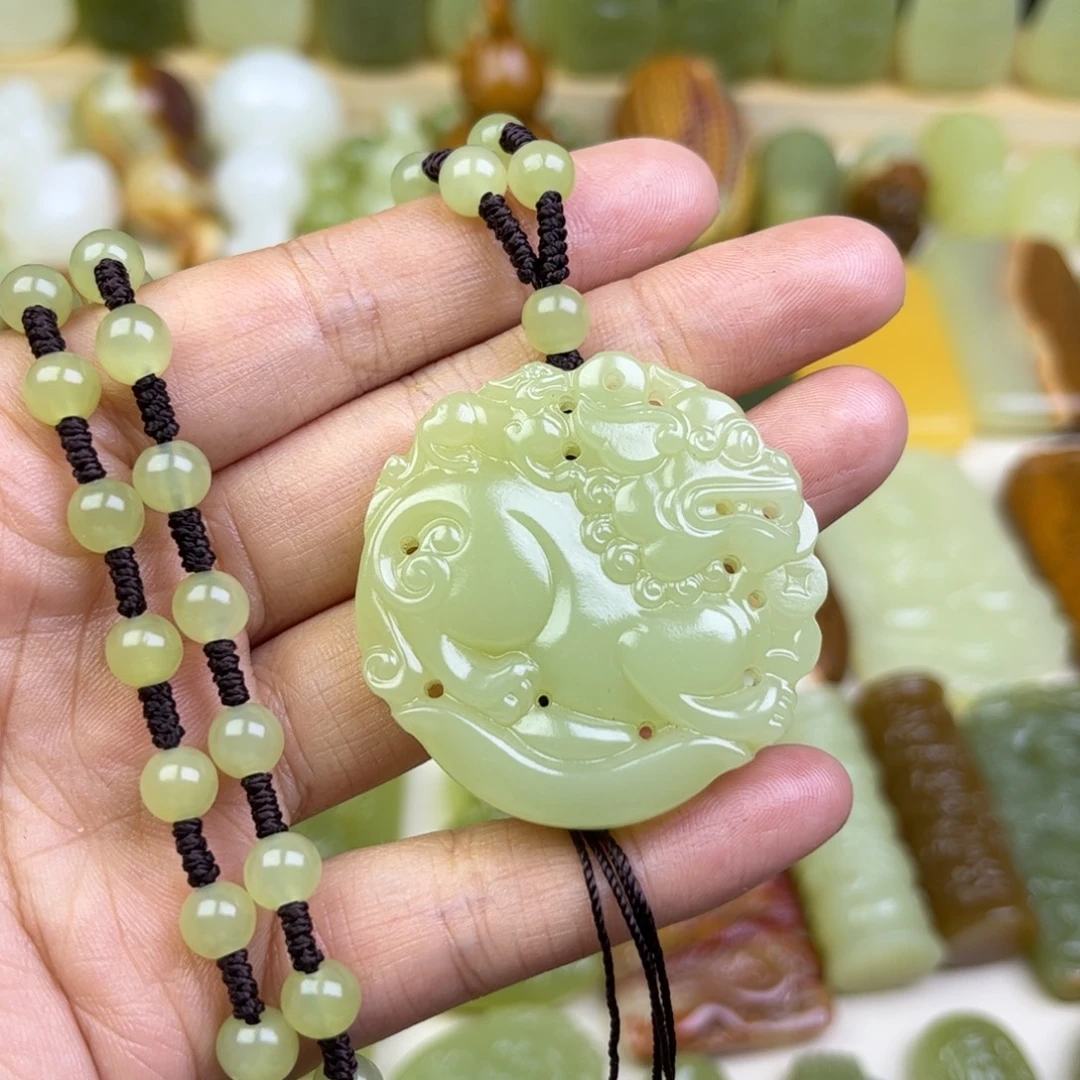 新疆昆仑山料貔貅