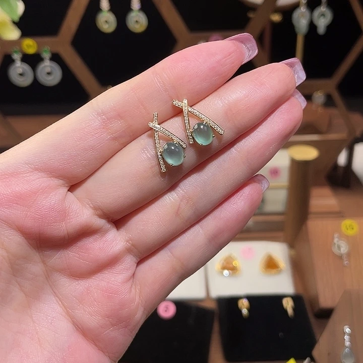 翡翠18K金镶嵌耳饰