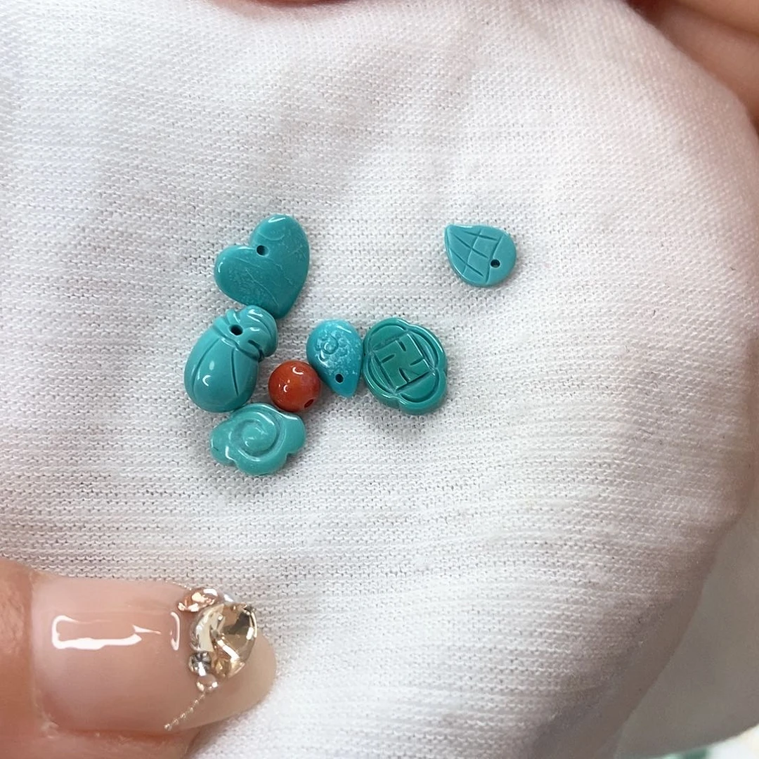 南红玛瑙未镶嵌珠宝奇石