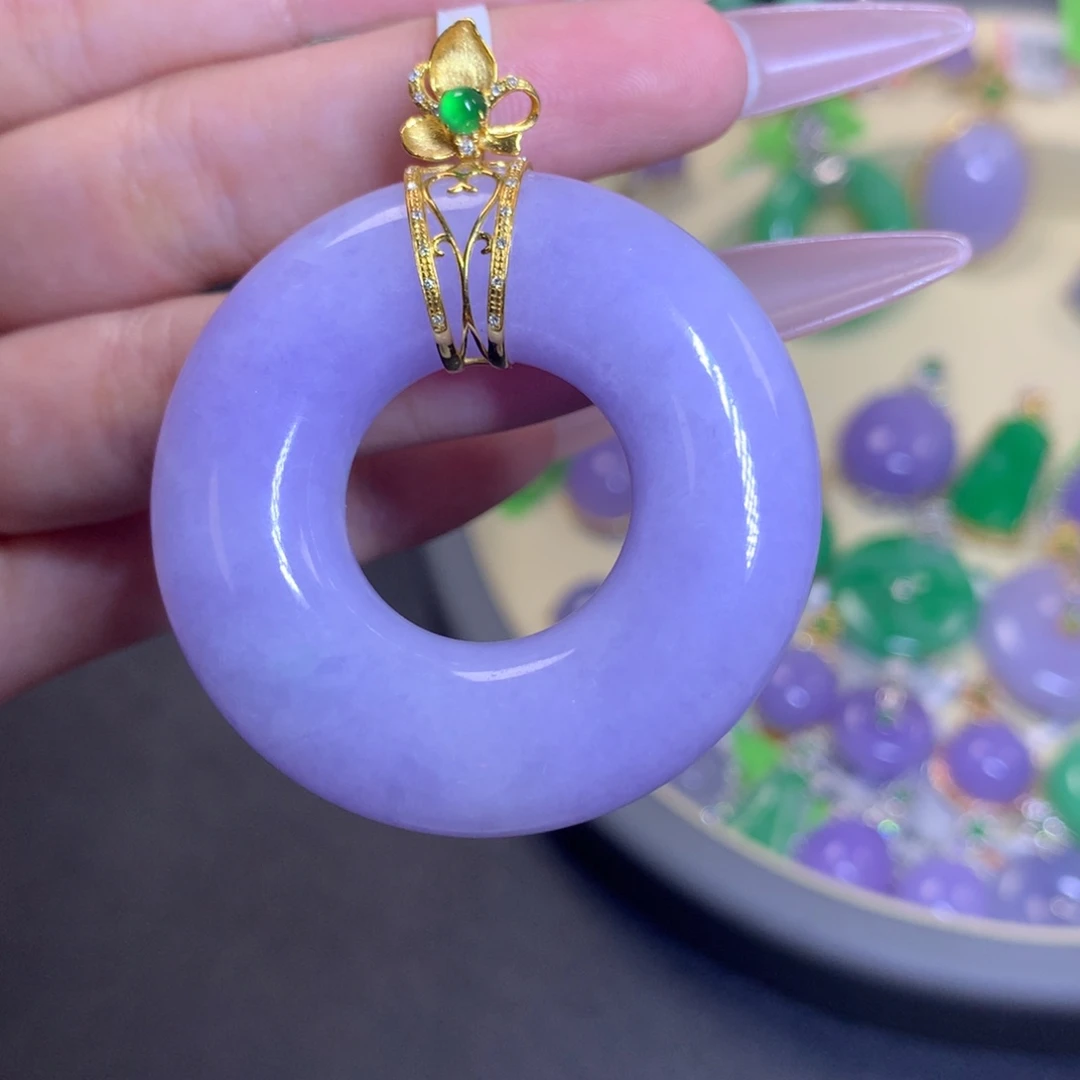 翡翠18K金镶嵌颈饰