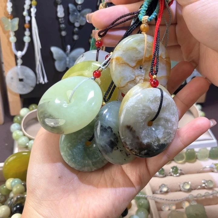 未镶嵌蛇纹石玉吊坠(赠链)默认微瑕不退不换多样性发其一