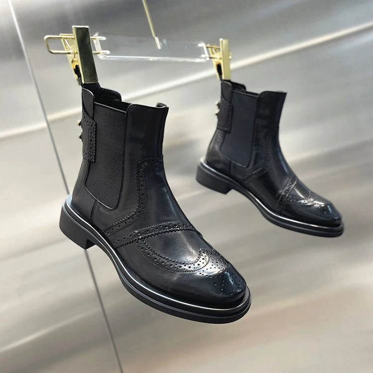 切尔西短靴女2025秋冬季新款欧洲站漆皮平底复古牛皮瘦瘦马丁靴子