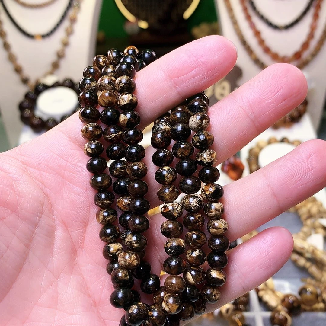 未镶嵌琥珀裸石抚顺黑白花7+