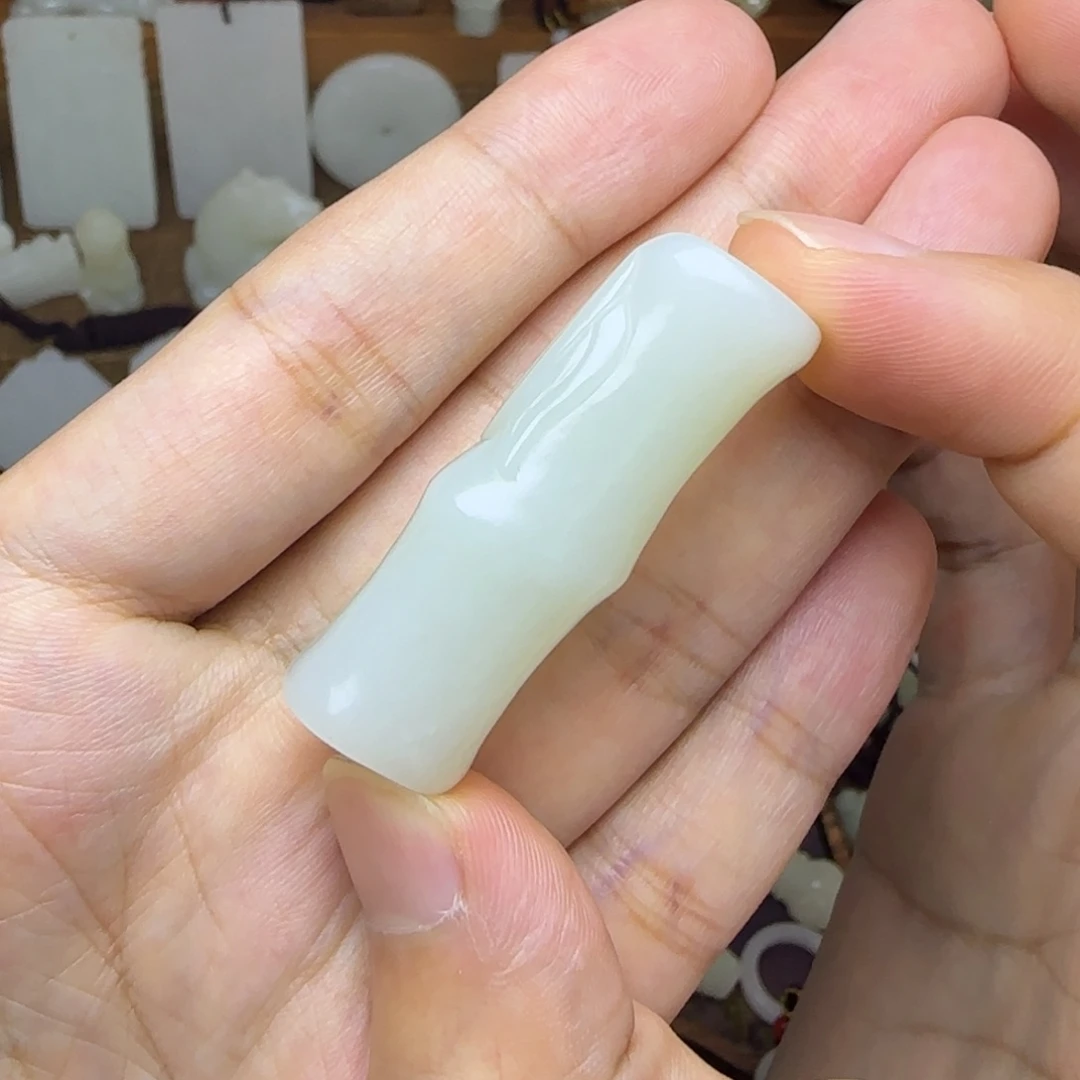 和田玉未镶嵌挂件竹节