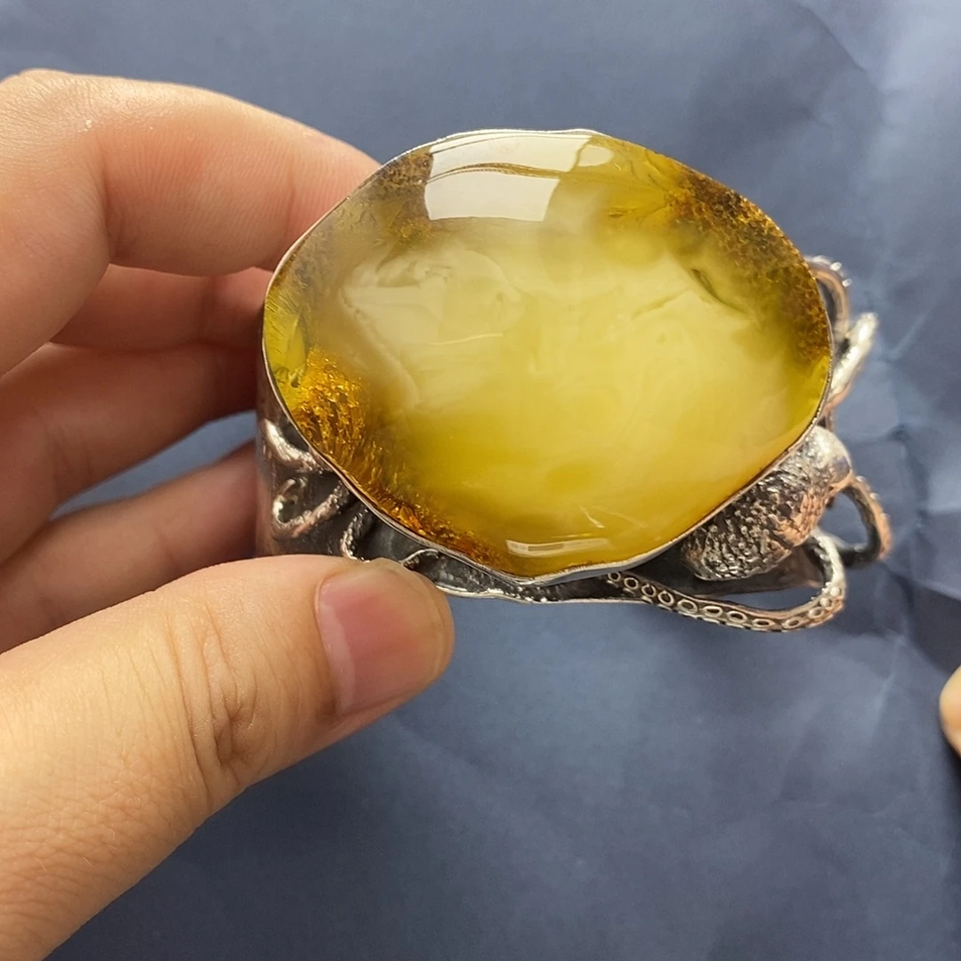 余****琥珀未镶嵌裸石手镯