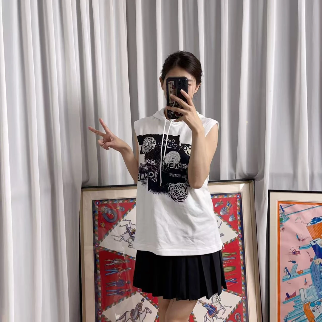 95新 Chanel/香奈儿 麦殿/带帽无袖卫衣S码白色/250629SYNLH02