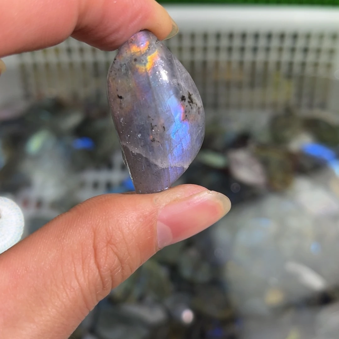 拉长石吊坠未镶嵌愛****綠