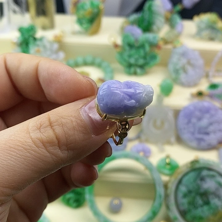 翡翠戒指银S925镀金镶嵌从**前翡翠雕刻貔貅戒指