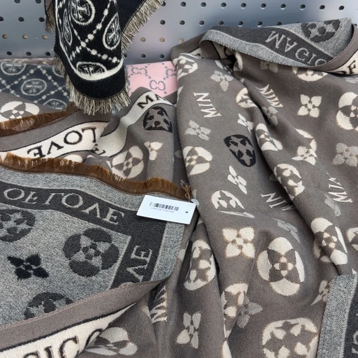 美丽诺羊毛围巾卡灰