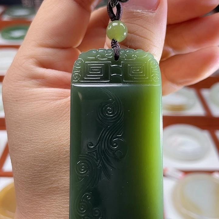 和田玉未镶嵌颈饰析木玉