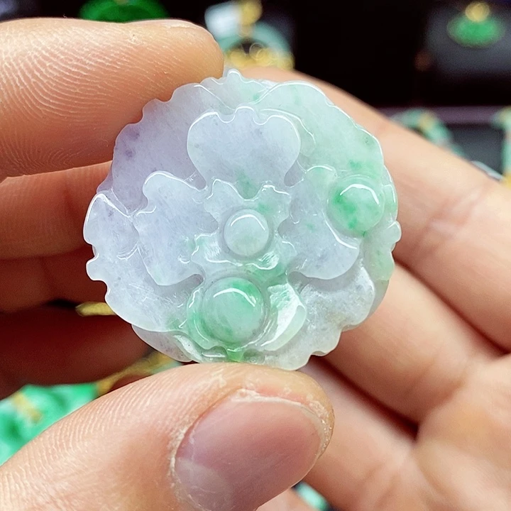 翡翠颈饰未镶嵌戒指