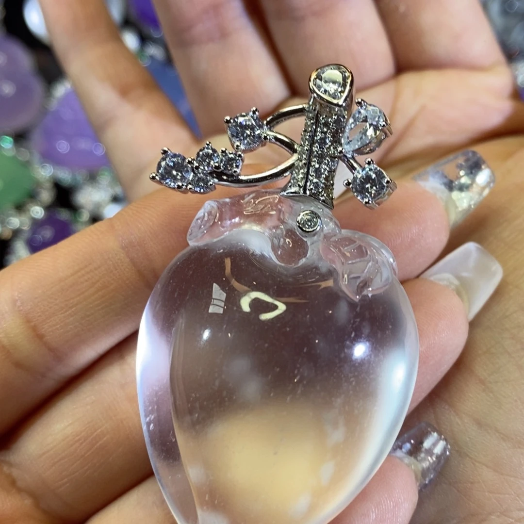 驻***司石英质玉银S925镶嵌颈饰