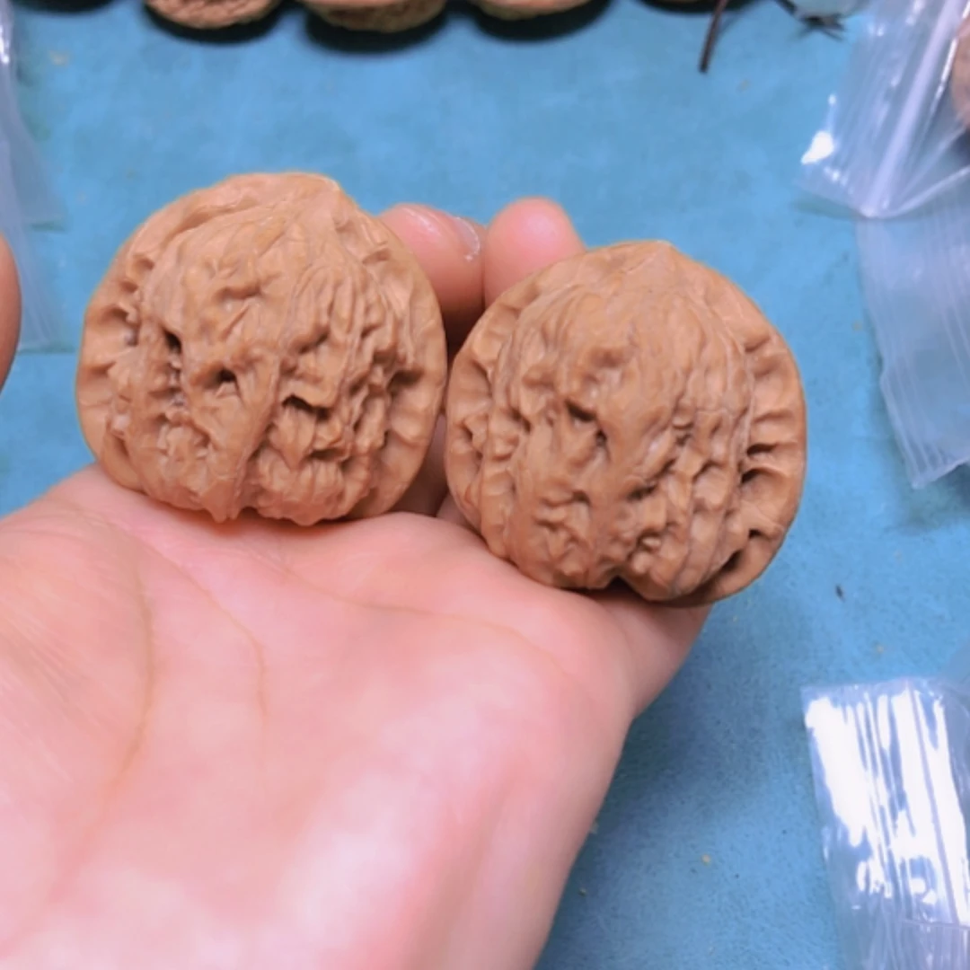 【闪购商品】把件核桃39靠山王修尖