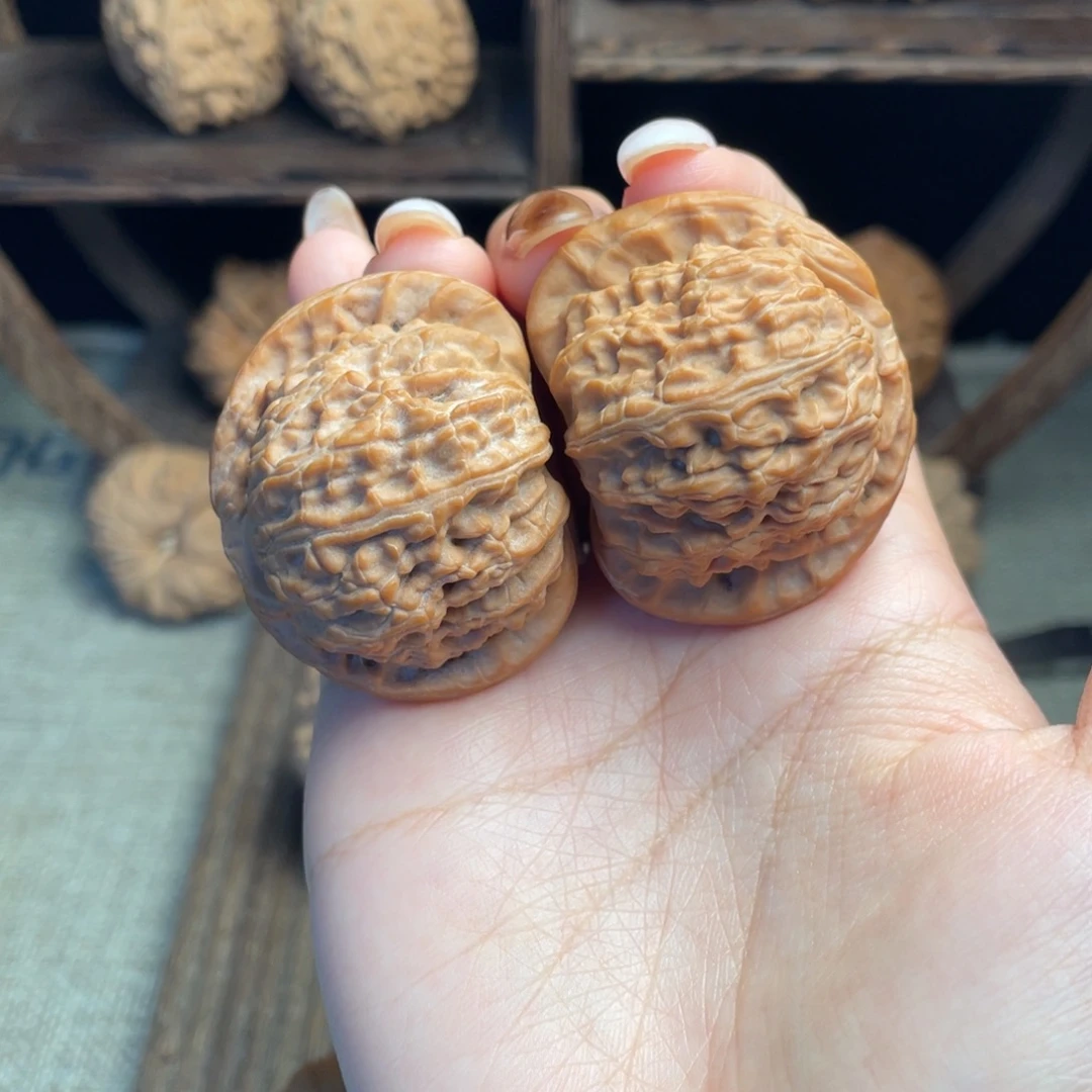 多***多文玩核桃吊坠白狮子42