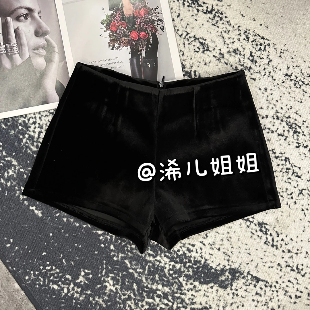 辣妹高腰黑色高档丝绒短裤女款爆款2025新款秋冬显瘦a字热裤外穿
