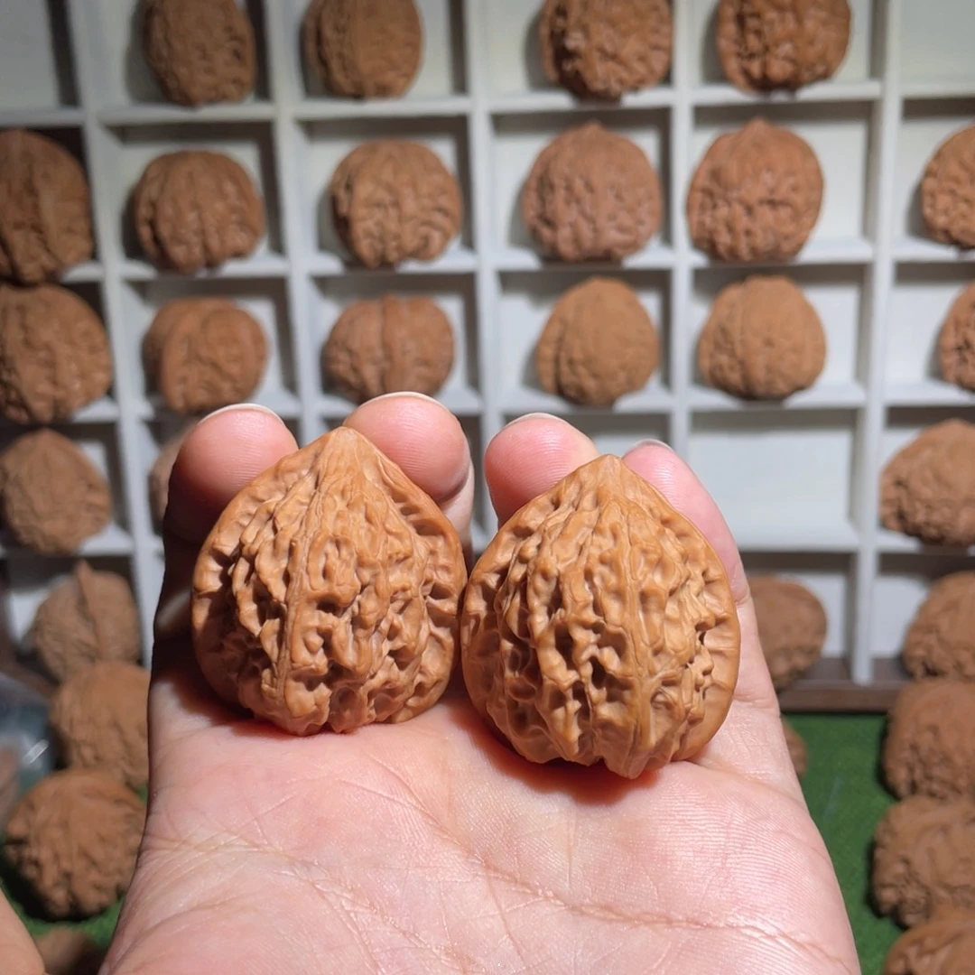 文玩核桃把件36金牛