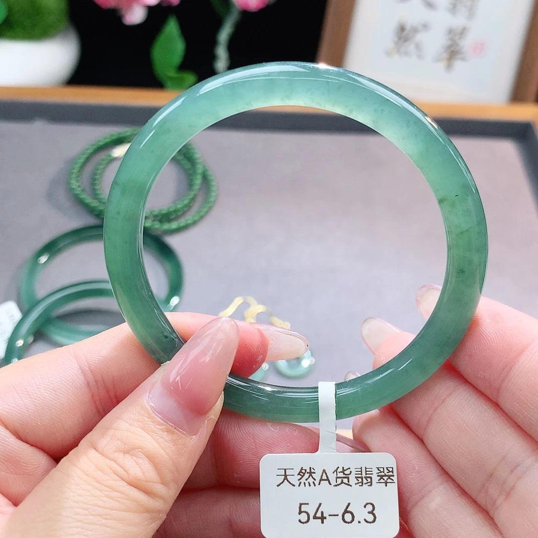 未镶嵌手镯（圆镯）翡翠