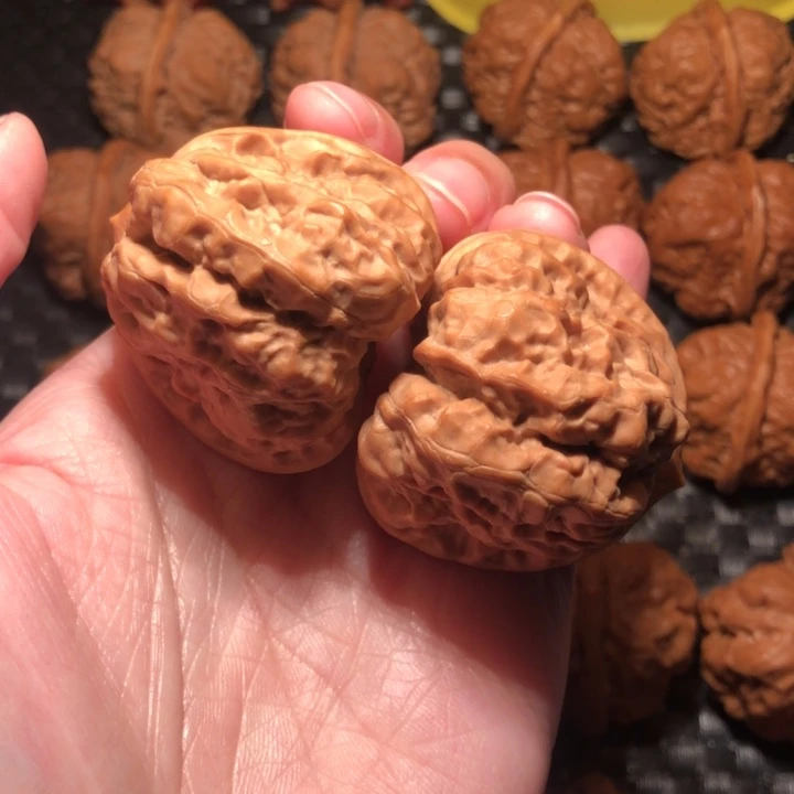 文玩核桃把件四开暴力肌肉42