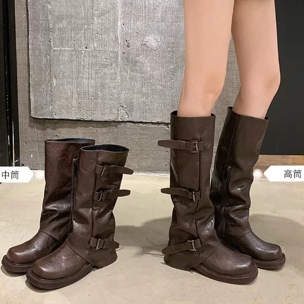 【火火专属】时髦皮带扣方圆头褶皱中筒骑士靴女新款美拉德时装靴潮