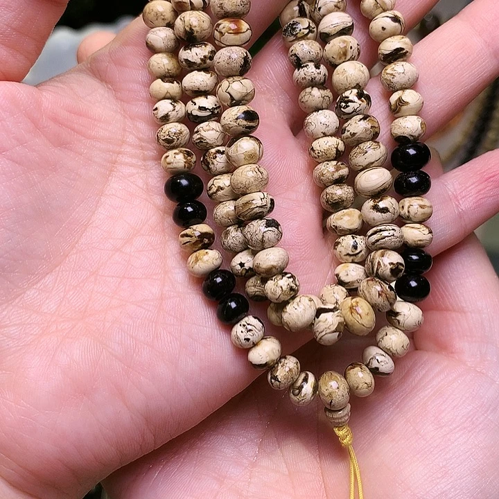 琥珀未镶嵌裸石抚顺琥珀7-634