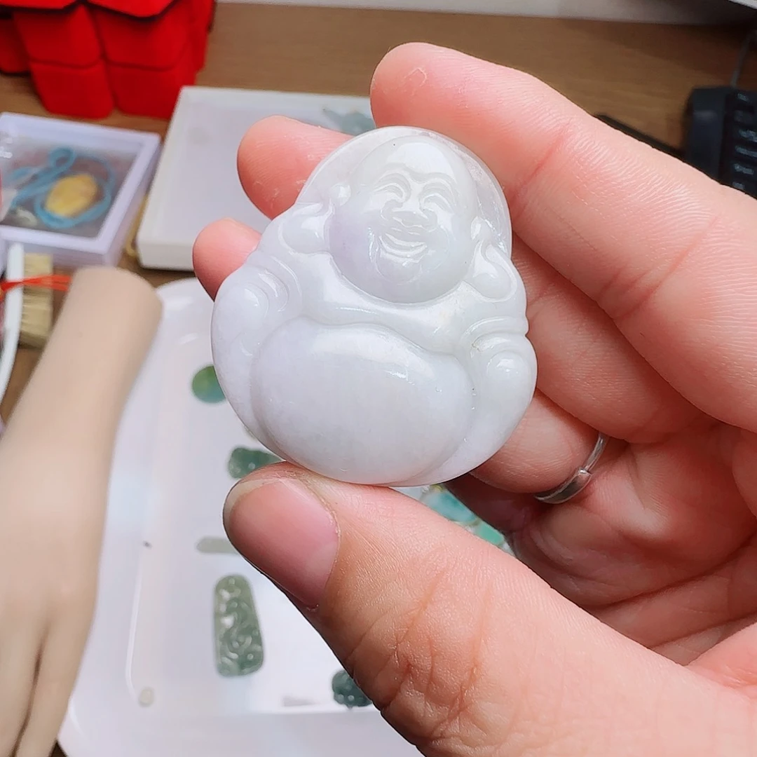 翡翠颈饰未镶嵌佛公