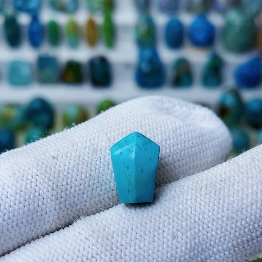 绿松石未镶嵌三通9.8/8.5