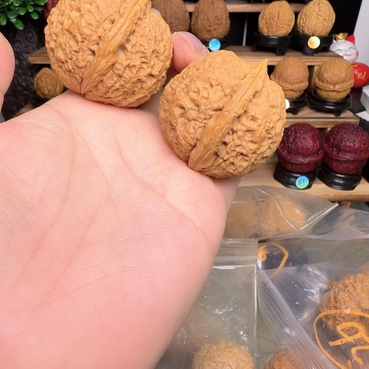 文玩核桃吊坠8号车44尺寸麒麟铁狮子