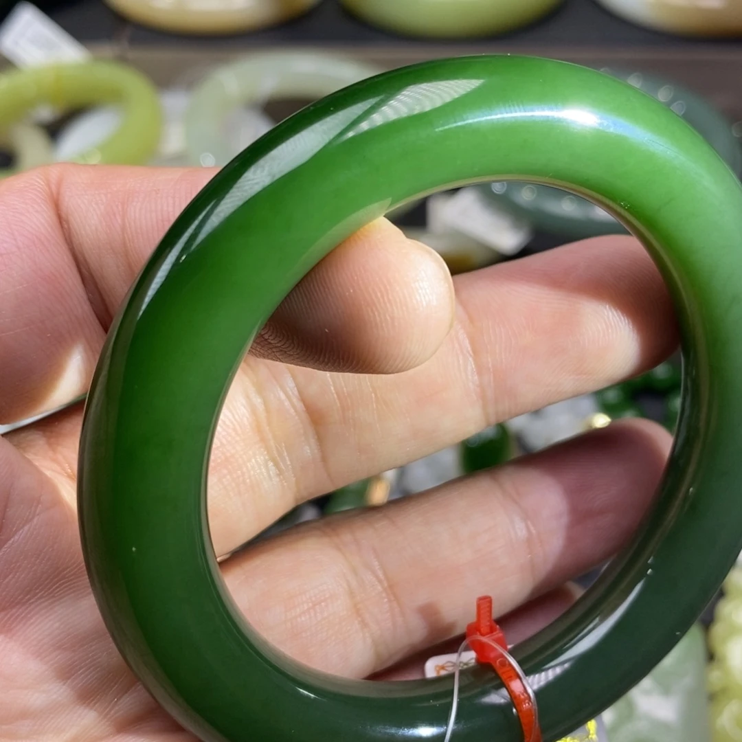 和田玉（碧玉）未镶嵌手镯