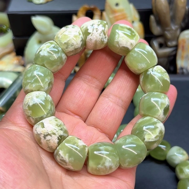 未镶嵌岫岩河磨玉（透闪石质玉）挂件h*