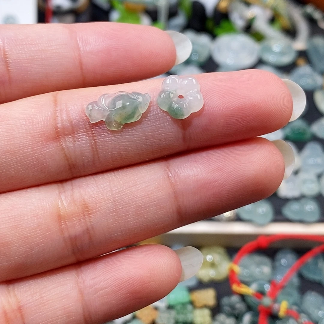翡翠未镶嵌颈饰冰飘花金鱼小花