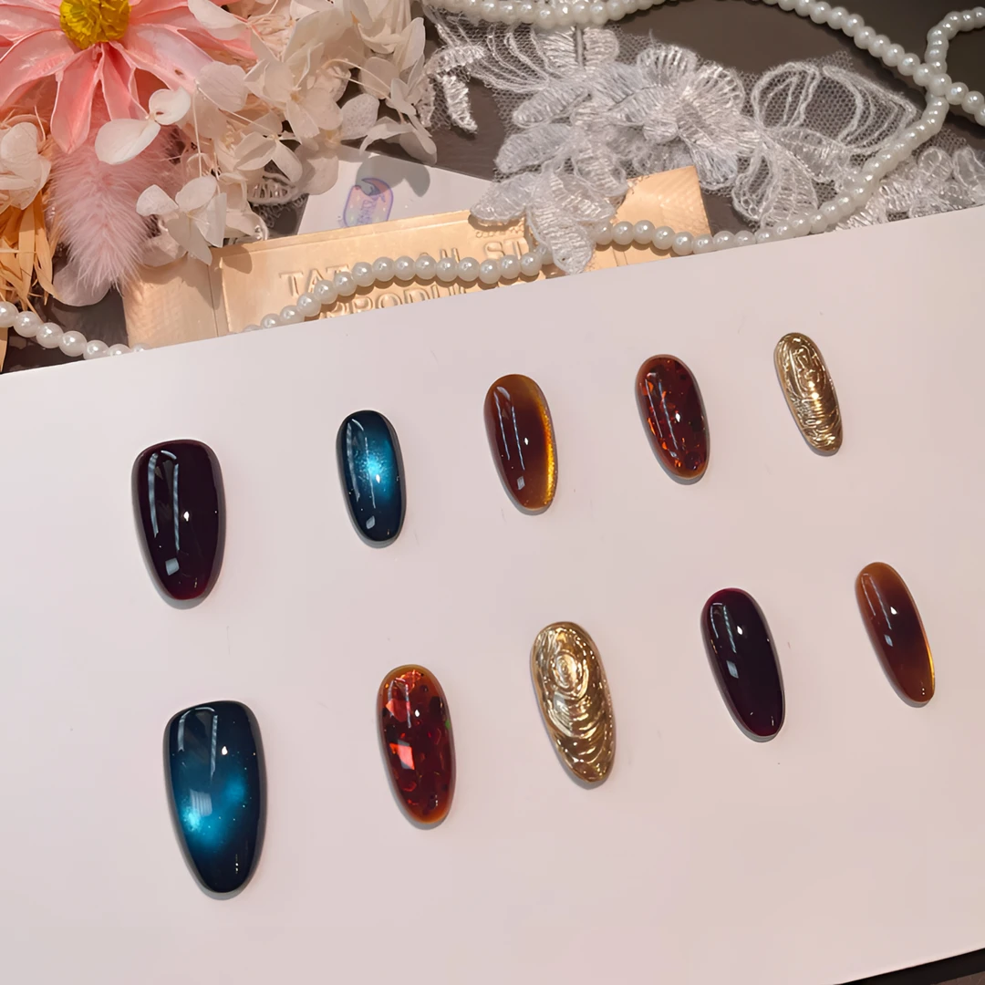 A2372『墨蓝熔金』复古鎏金亮片琥珀焦糖晕染猫眼跳色手工穿戴甲