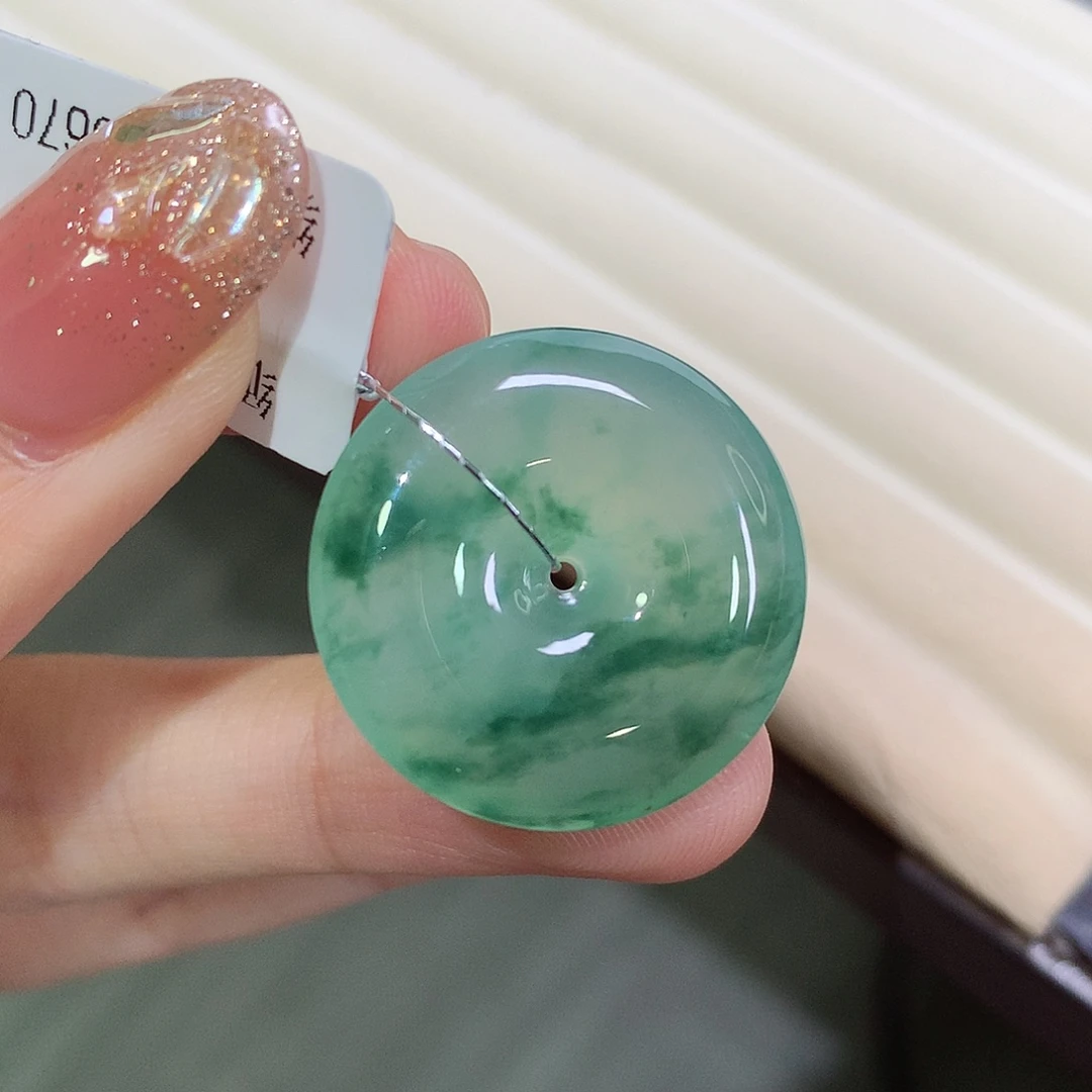 翡翠未镶嵌颈饰23.8-5.5