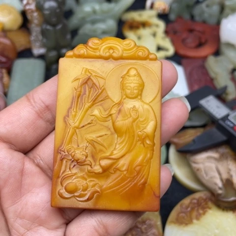 和田玉颈饰未镶嵌70