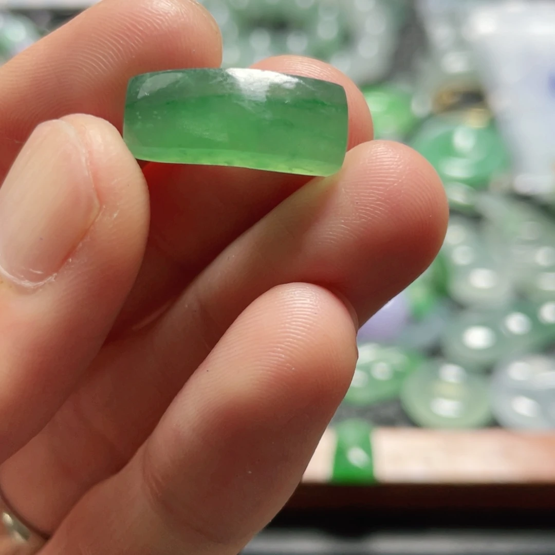 定制翡翠未镶嵌翡翠