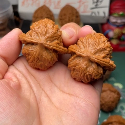 【闪购商品】文玩核桃把件阿*38全品野狼