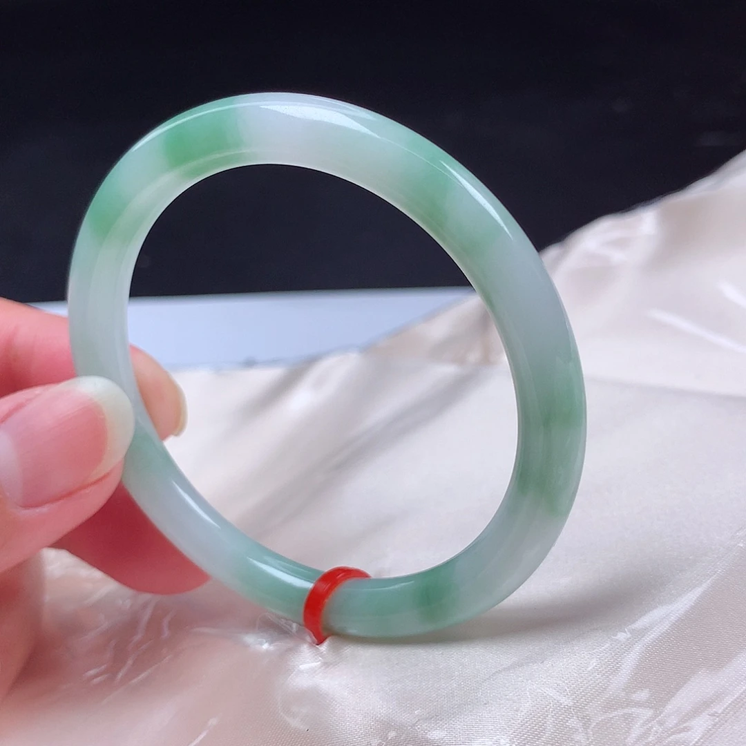 翡翠未镶嵌手镯51细条p5040