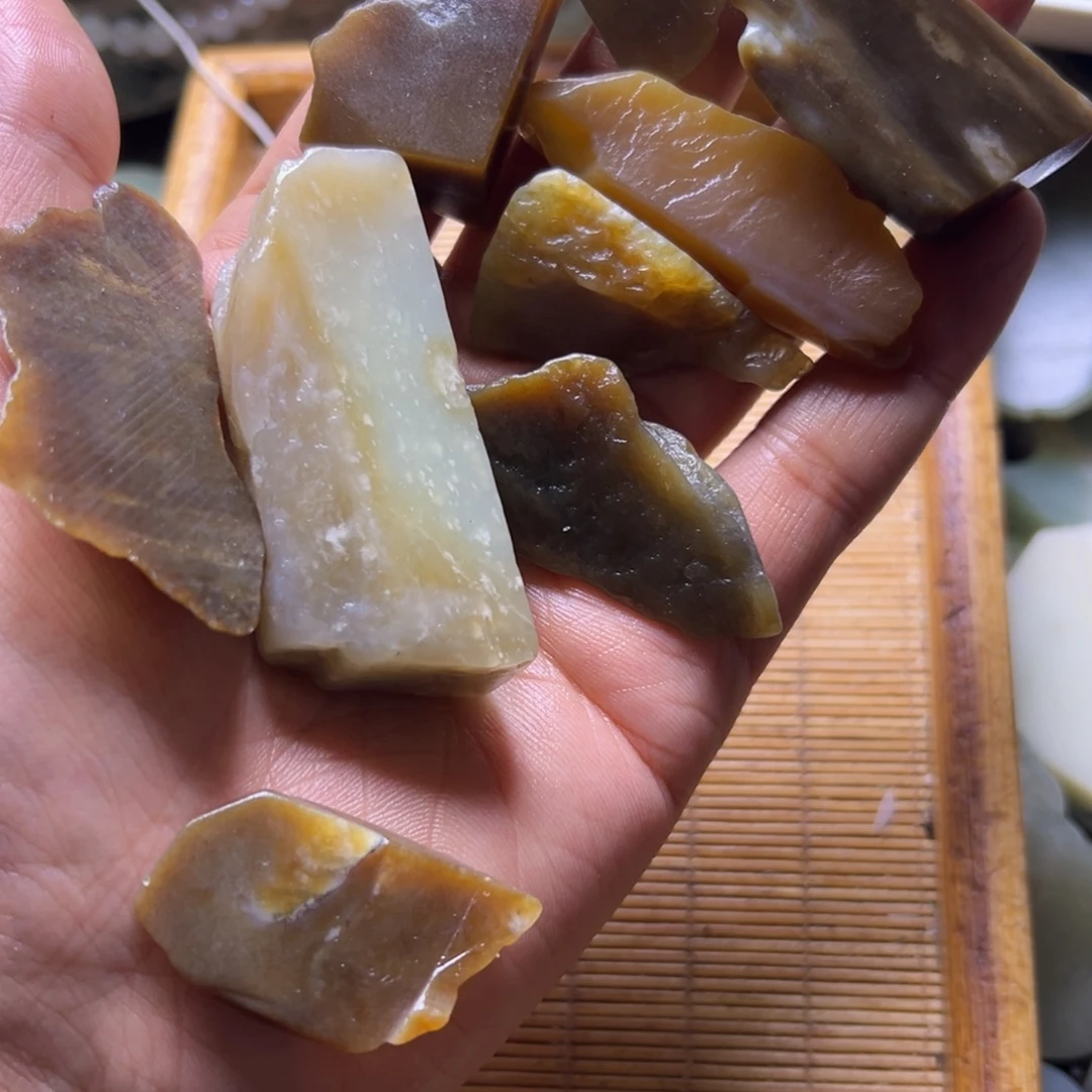 和田玉（糖玉）未镶嵌挂件