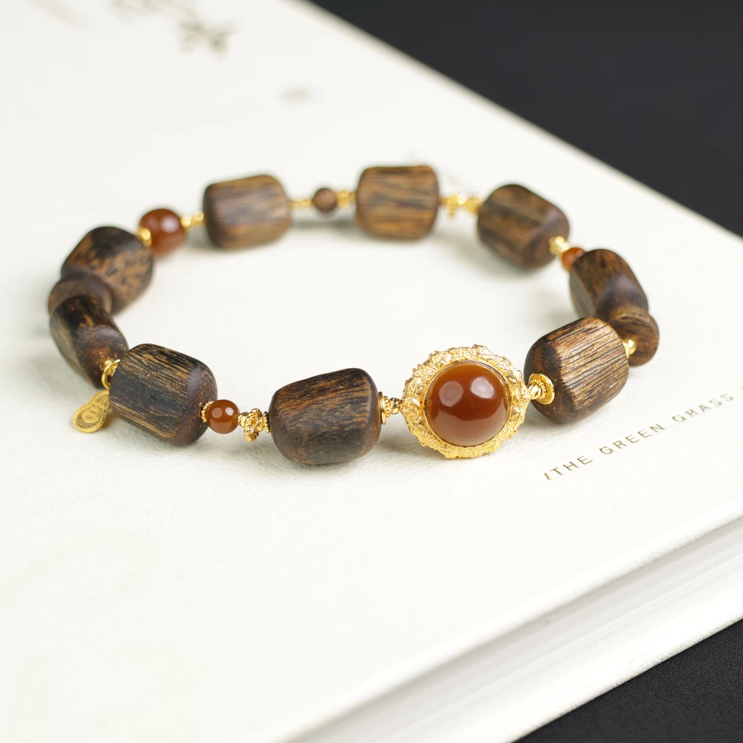 大漠 | 严选精品海南沉香随型手串