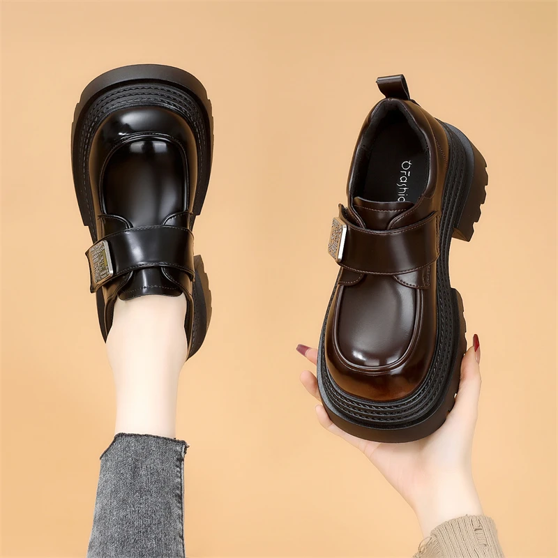 法式厚底洋气小皮鞋女2025春季新款魔术贴JK配裙软底显瘦圆头单鞋