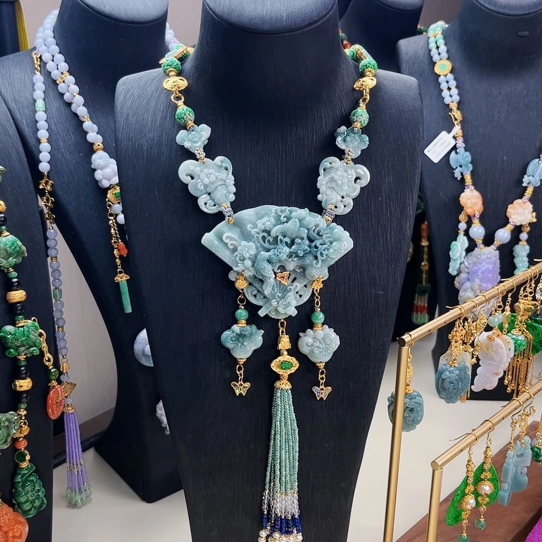 【闪购商品】翡翠吊坠(赠链)未镶嵌翡翠