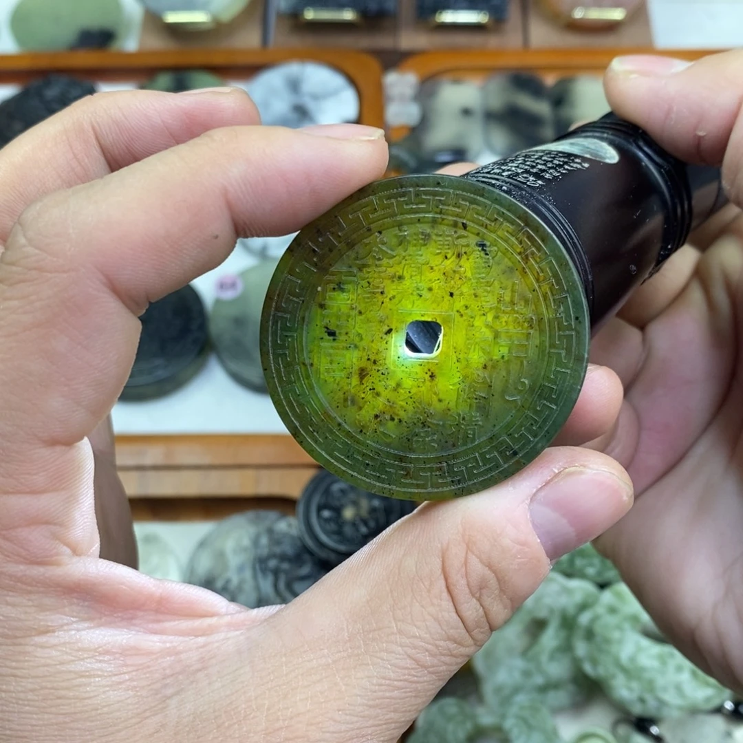 岫玉未镶嵌颈饰岫玉山鬼花钱吊坠