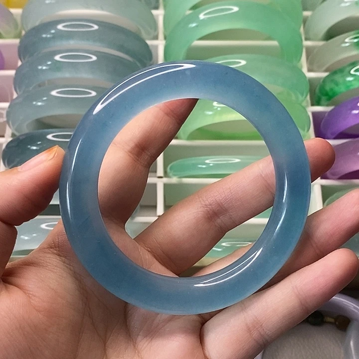 未镶嵌手镯石英岩玉