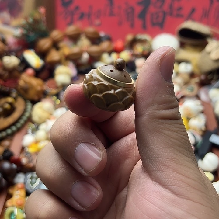 非金属绿檀宝莲香囊
