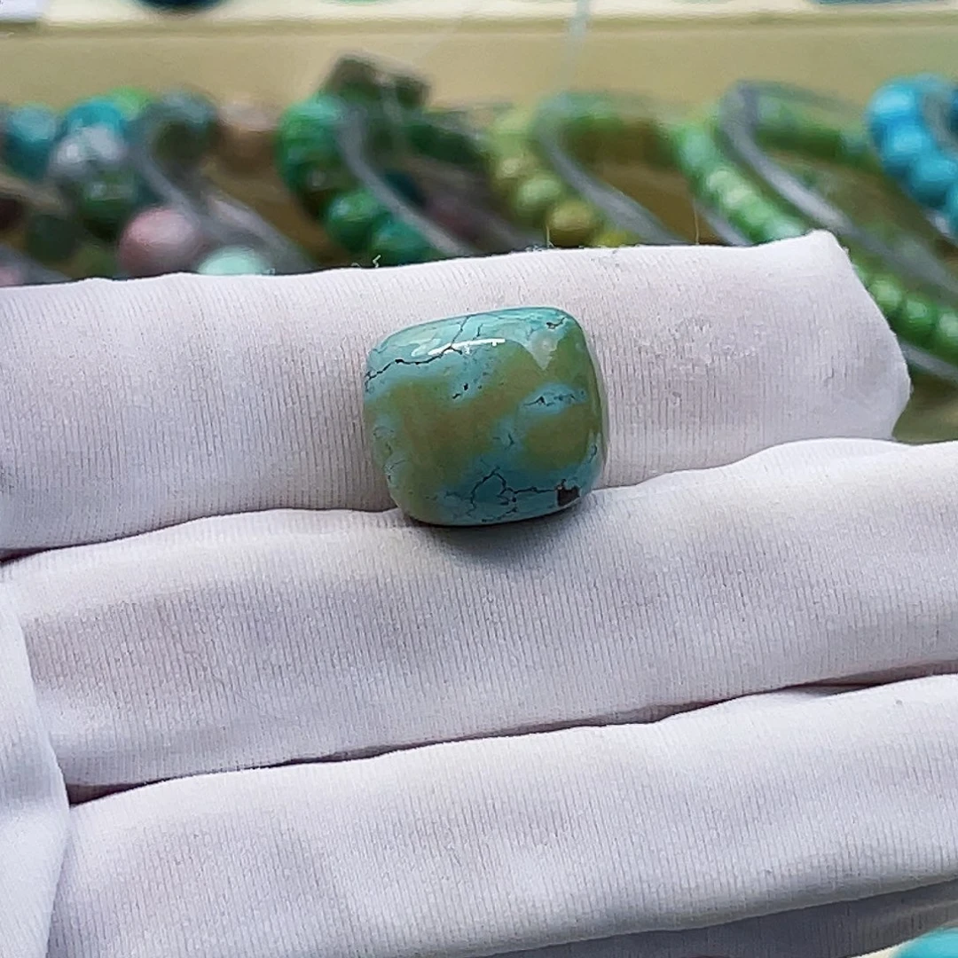 绿松石未镶嵌挂件