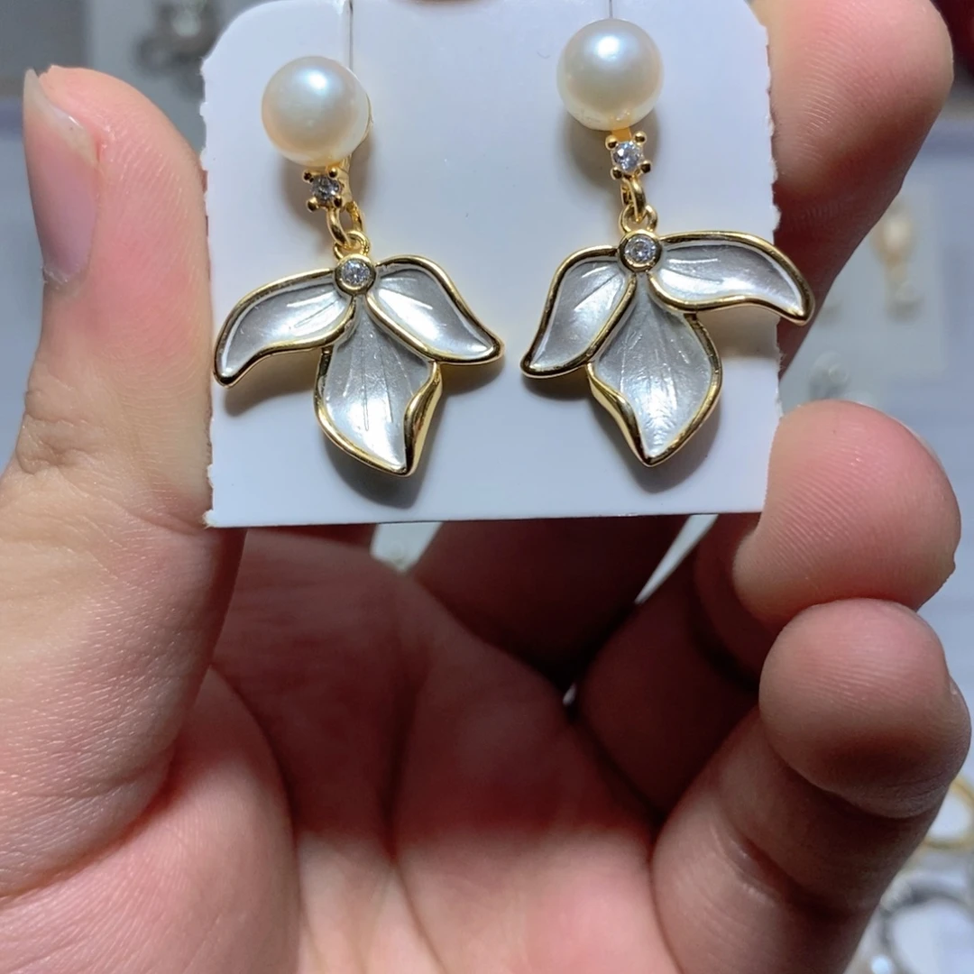 淡水珍珠未镶嵌耳饰