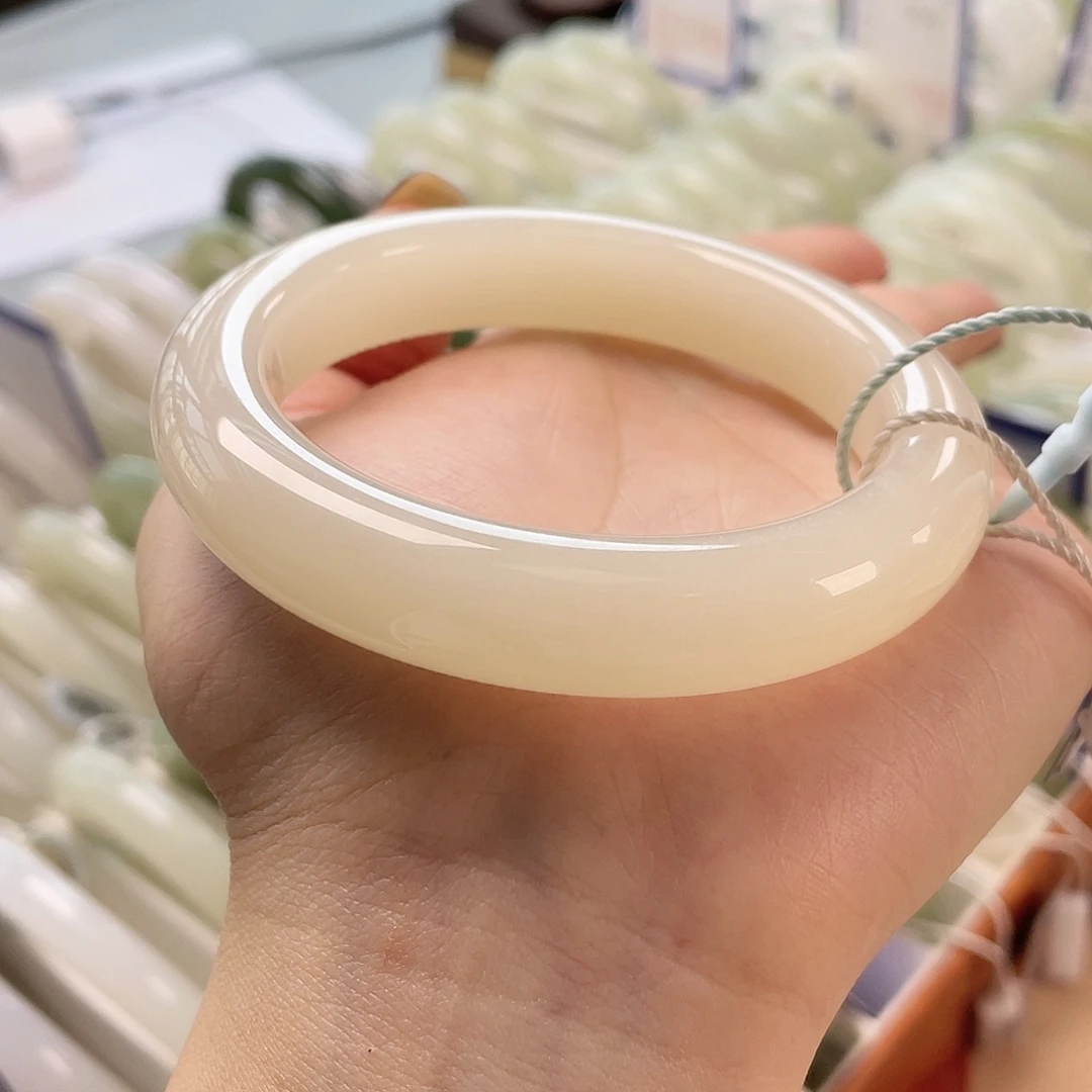 和田玉未镶嵌手镯藕粉特色大捡漏 种老肉细 主播推荐