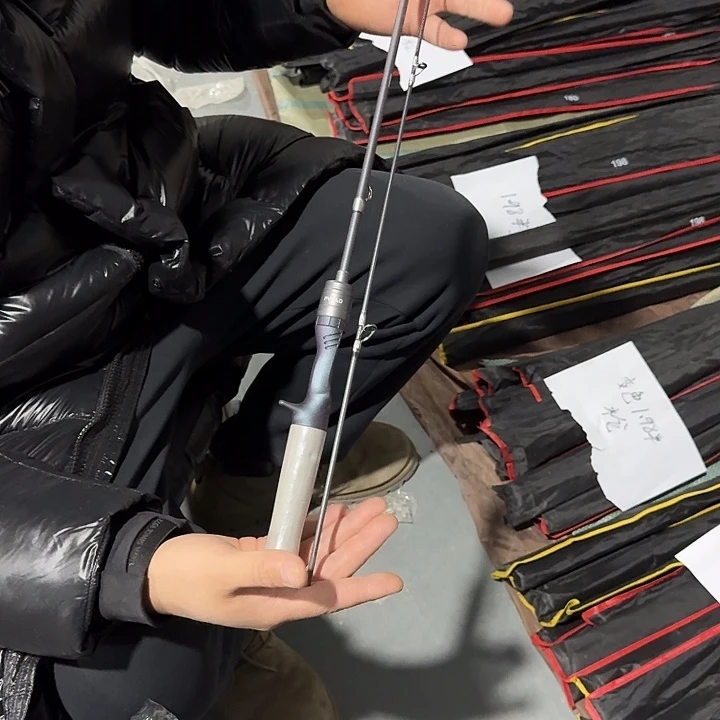 1.98米变色龙枪柄马口杆发一支